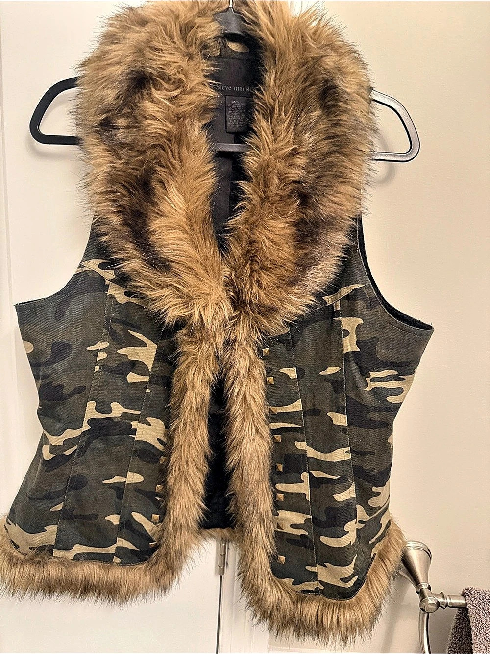 Steve Madden Camo Faux Fur Trim Vest Green & Brown M/L Like New